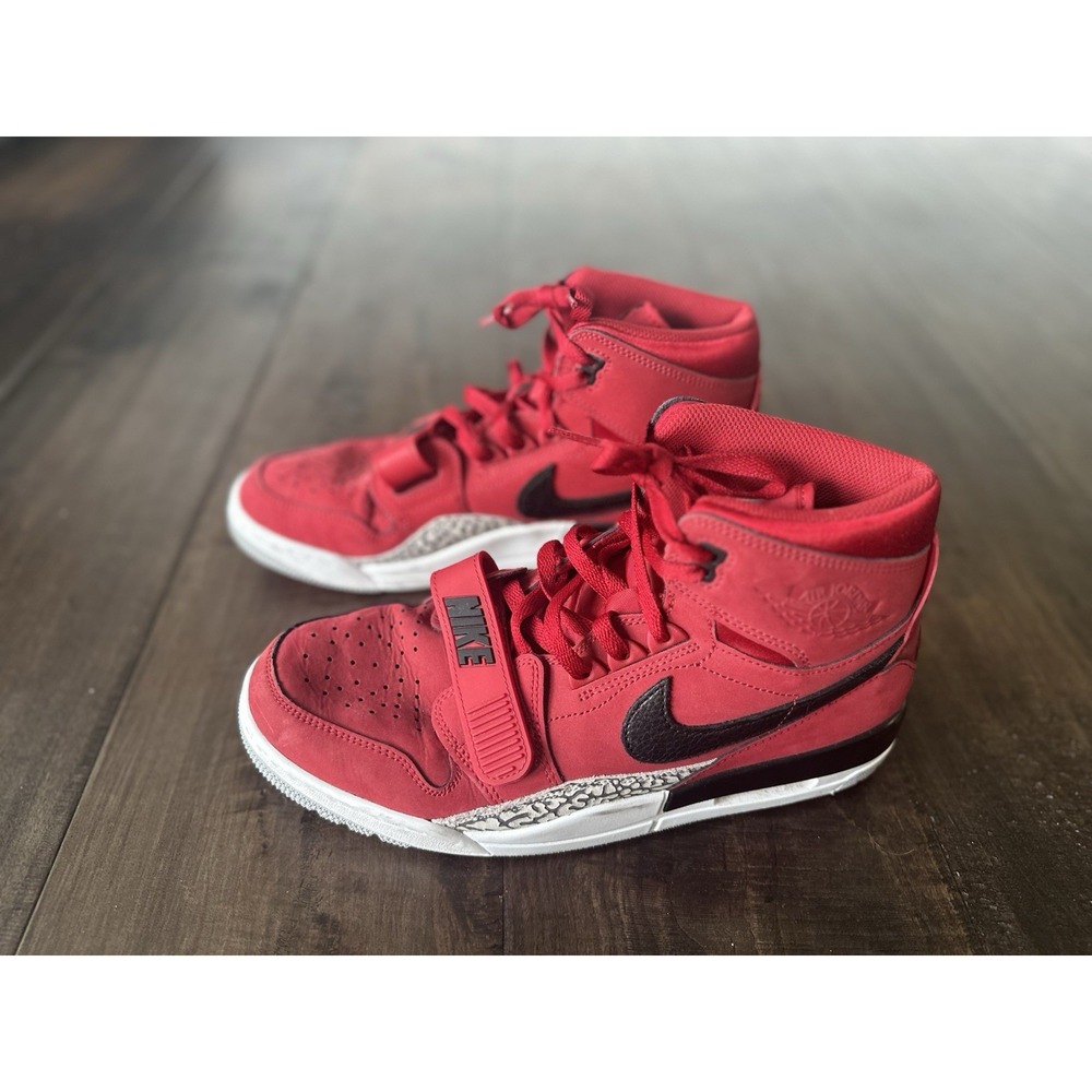 Size 10.5 - Jordan‎ Legacy 312 Toro High Top Red Basketball
